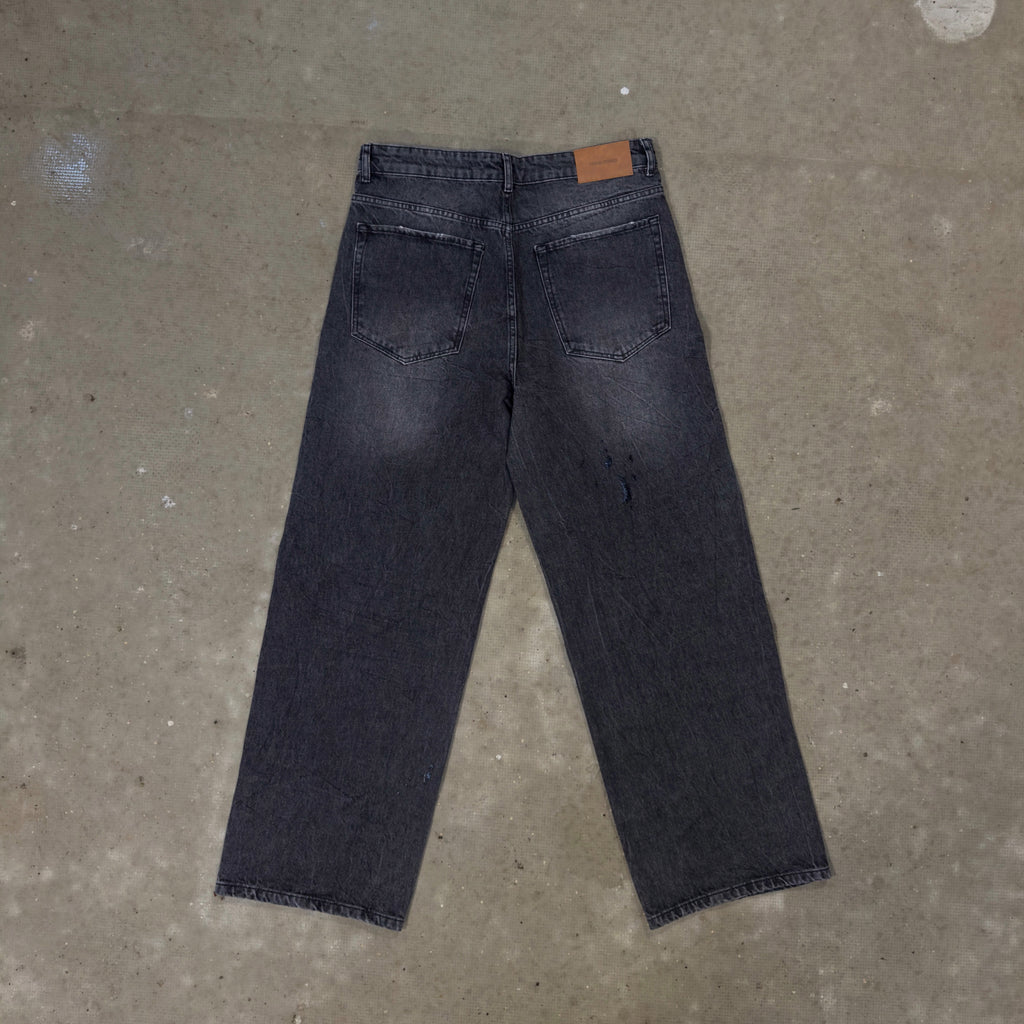 WASHED BLACK DENIM - STRAIGHT FIT