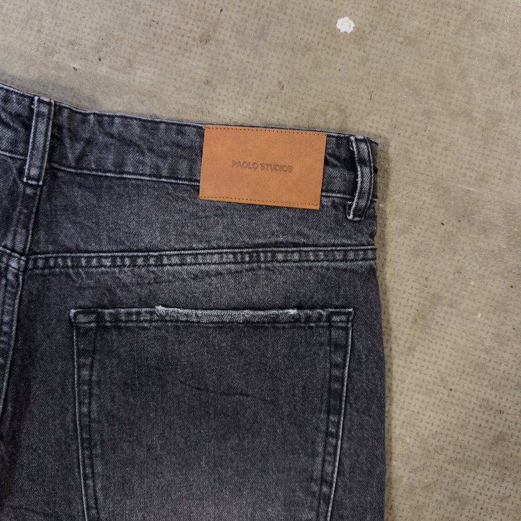 WASHED BLACK DENIM - STRAIGHT FIT