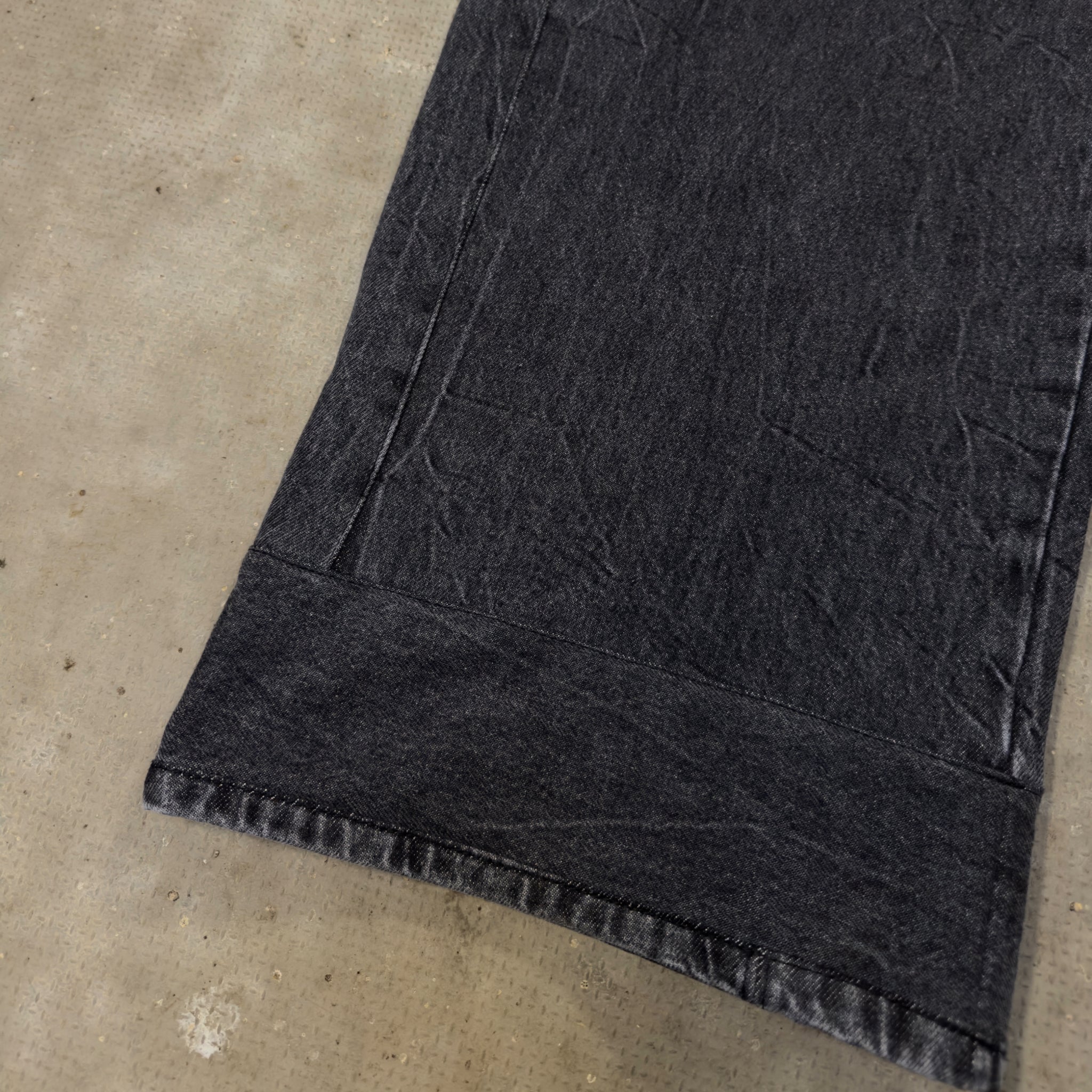 WASHED BLACK DENIM - REWORKED FIT