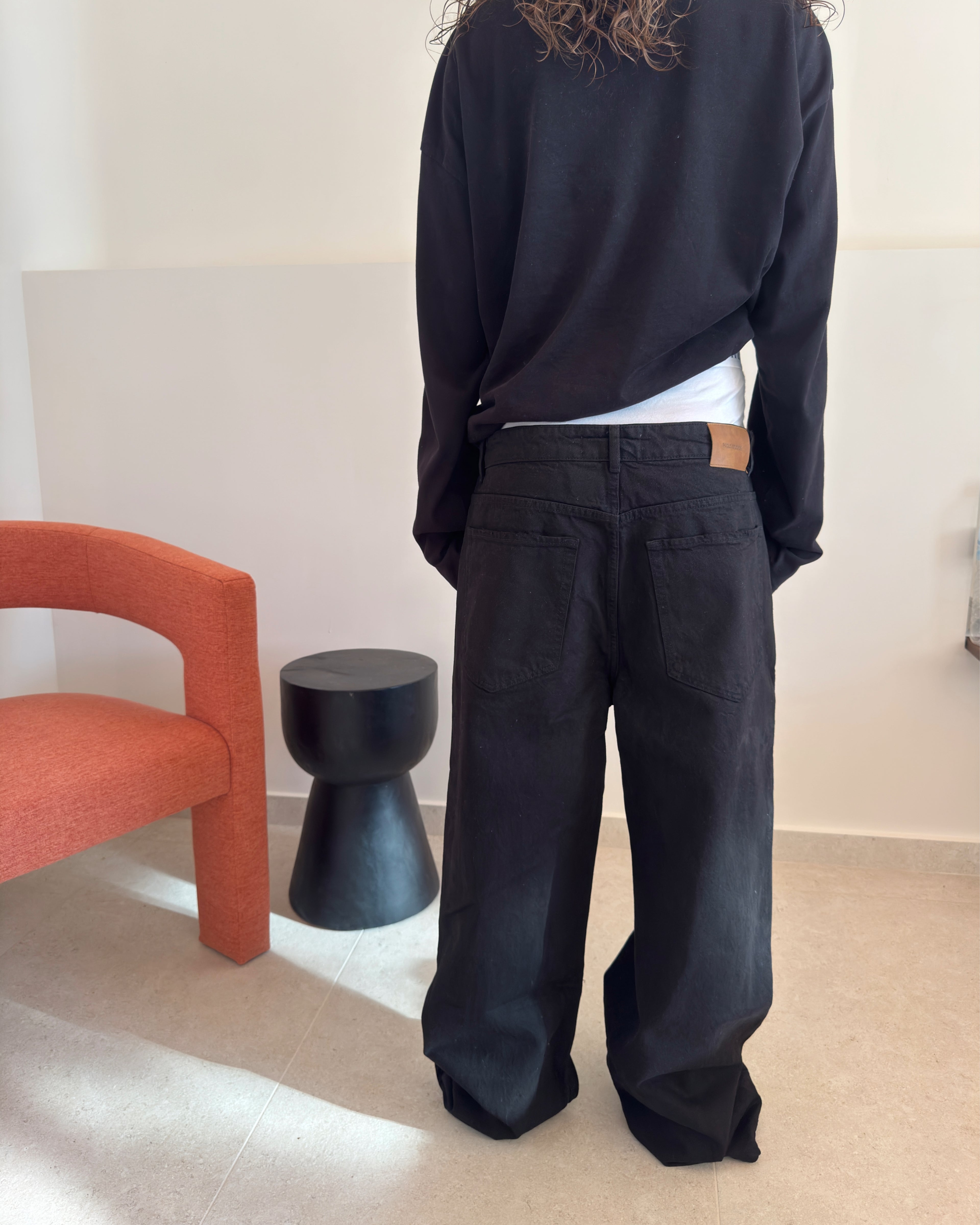 WASHED BLACK DENIM - STRAIGHT FIT