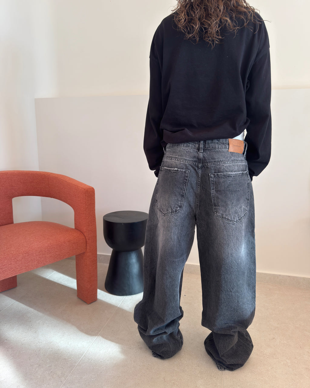 WASHED BLACK DENIM - STRAIGHT FIT